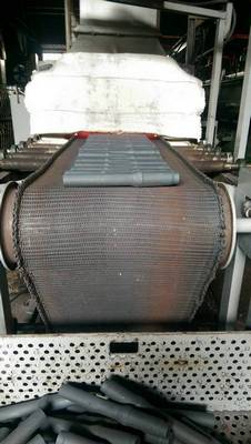 Conveyor belt for tempering furnace for metalware